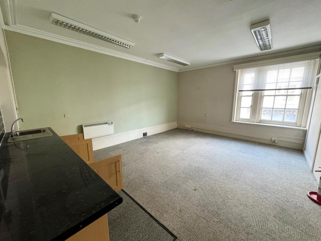 Lot: 134 - FREEHOLD FORMER BANK PREMISES OF OVER 3,300 SQUARE FEET OVER FOUR FLOORS - A Former Staff Room on the Upper Floors